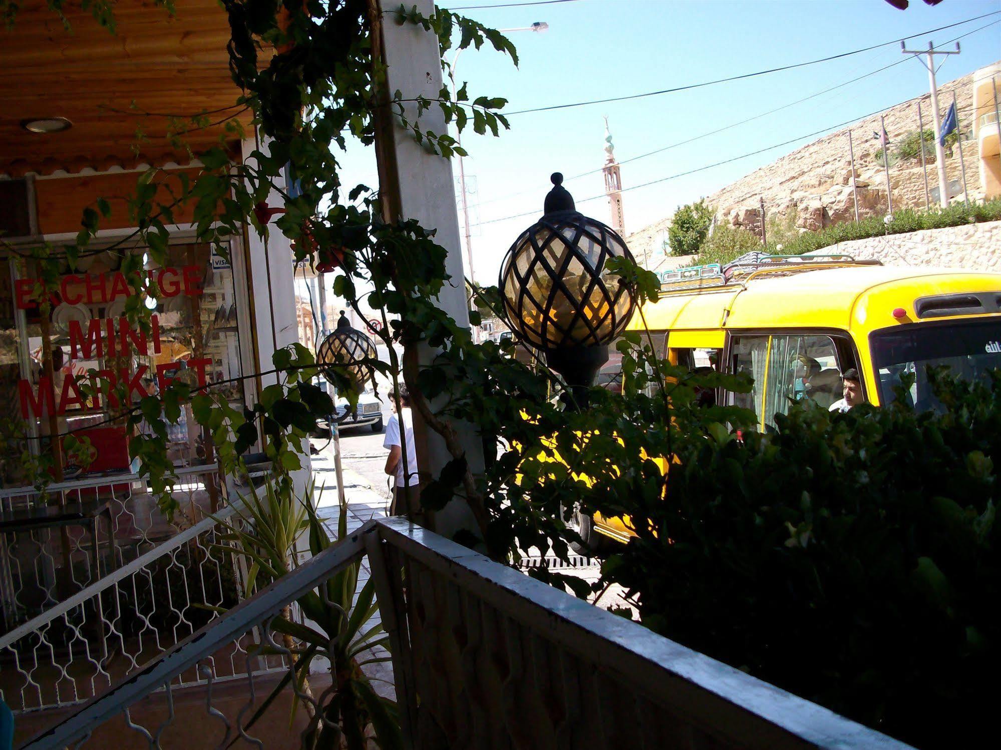 Mussa Spring Hotel Wadi Musa Extérieur photo