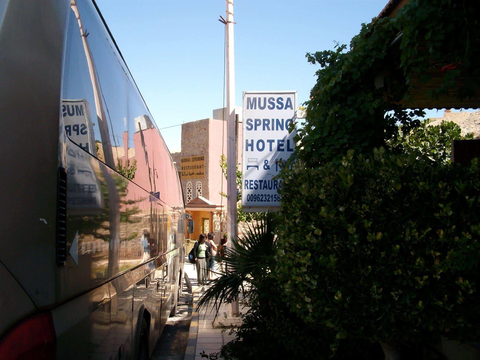 Mussa Spring Hotel Wadi Musa Extérieur photo